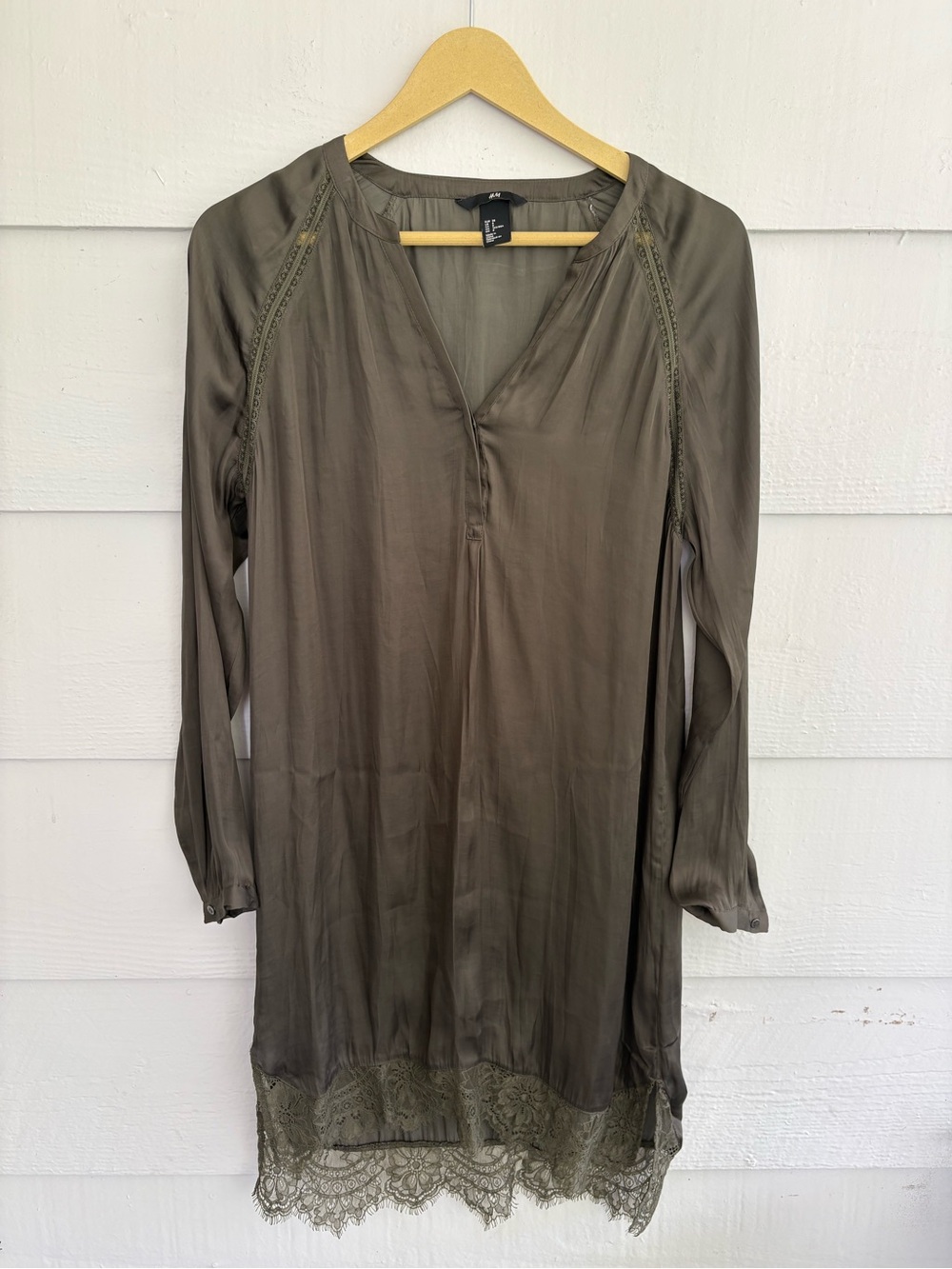 H&M Women’s Size 8 Olive Green Satin Tunic Dress Lace Trim Long Sleeve Boho